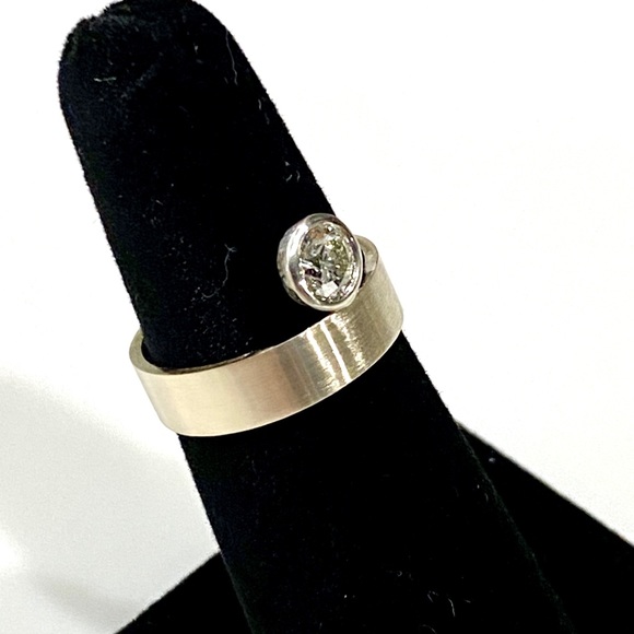 Solitaire Offset Bezel Set Diamond - Picture 3 of 3